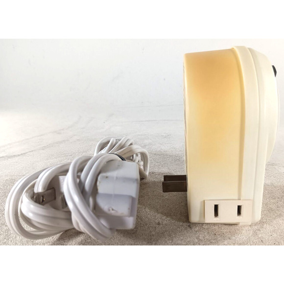 Toastmaster Timer 1875 Watts with Manual Override - Picture 3 of 4